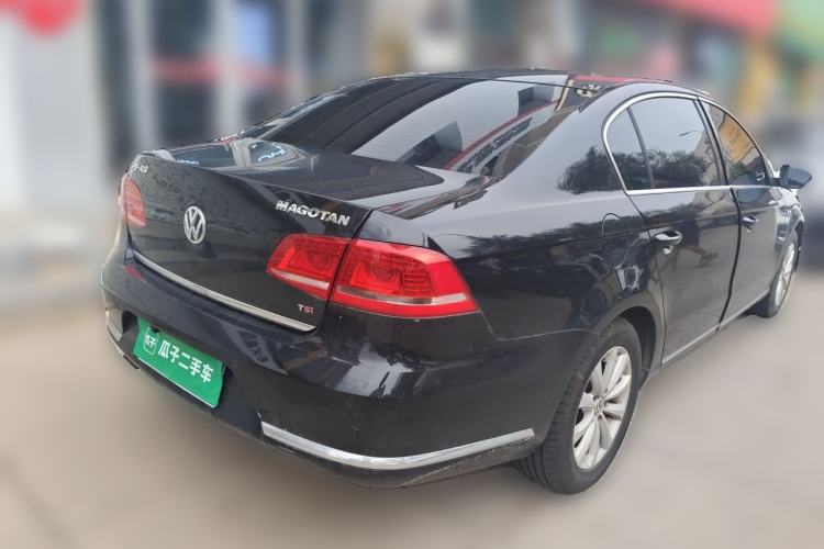 Used Volkswagen Magotan 2015 1.8TSI Advanced Model Rear Right 45 Deg