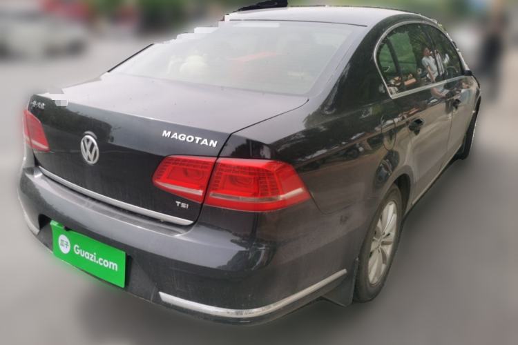 Used Volkswagen Magotan 2015 1.8TSI Luxury Model Rear Right 45 Deg