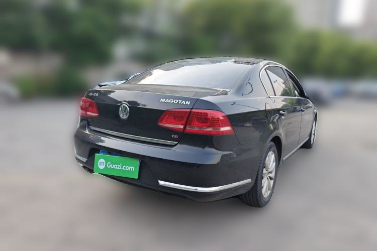 Used Volkswagen Magotan 2015 1.8TSI Advanced Model Rear Right 45 Deg