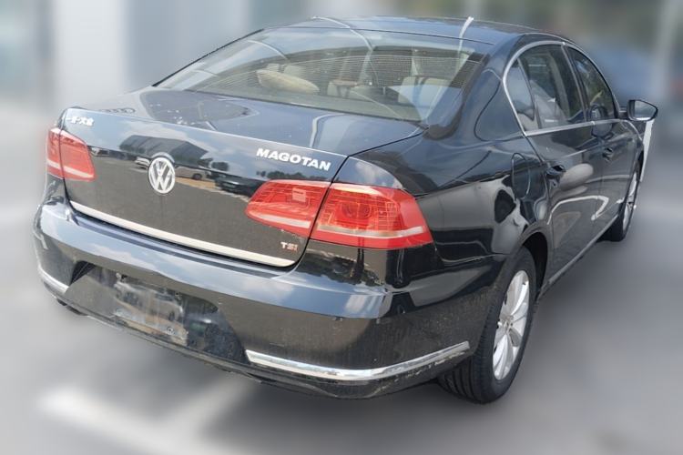 Used Volkswagen Magotan 2015 1.8TSI Luxury Model Rear Right 45 Deg