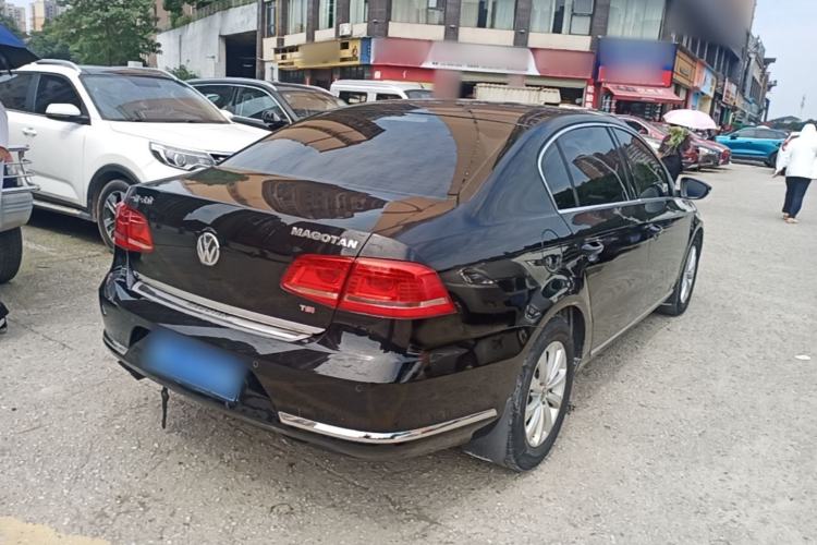 Used Volkswagen Magotan 2015 1.8TSI Advanced Model Rear Right 45 Deg