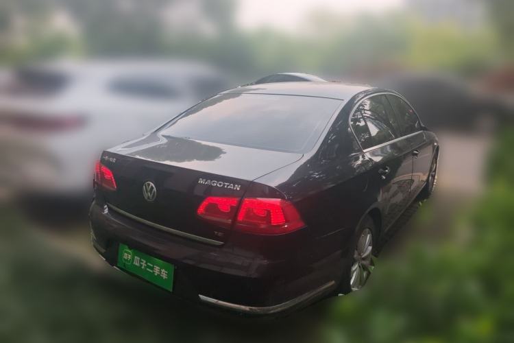 Used Volkswagen Magotan 2015 Facelift 1.8TSI Luxury Model Rear Right 45 Deg