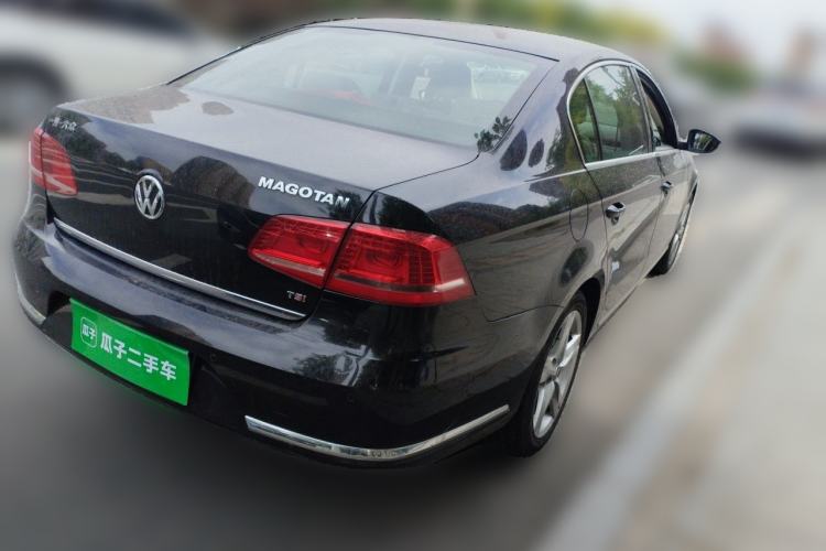 Used Volkswagen Magotan 2015 1.8TSI Prestige Model Rear Right 45 Deg