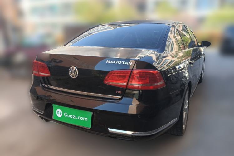 Used Volkswagen Magotan 2015 2.0 TSI Prestige Model Rear Right 45 Deg
