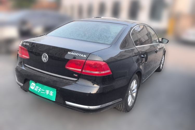 Used Volkswagen Magotan 2015 Facelift 1.8TSI Luxury Model Rear Right 45 Deg