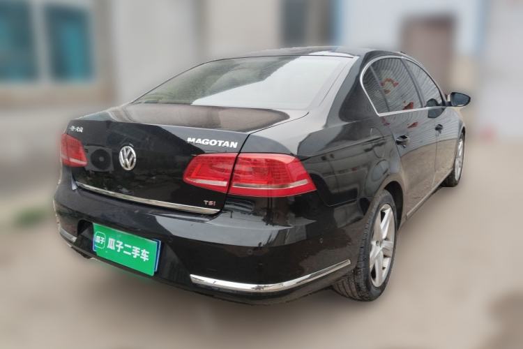 Used Volkswagen Magotan 2015 1.8TSI Prestige Model Rear Right 45 Deg