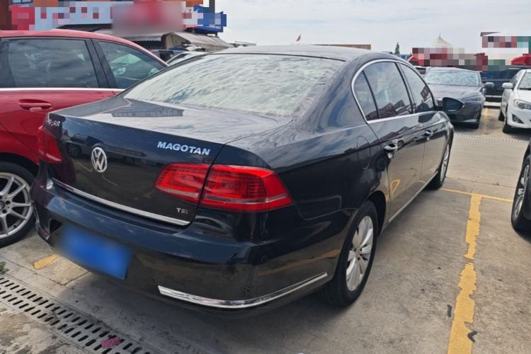 Used Volkswagen Magotan 2015 1.8TSI Luxury Model Rear Right 45 Deg