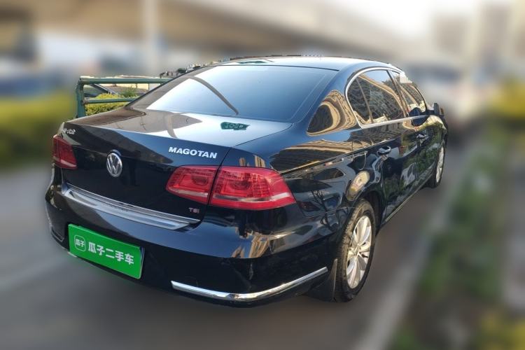 Used Volkswagen Magotan 2015 Revised Version 2.0 TSI Luxury Edition Rear Right 45 Deg
