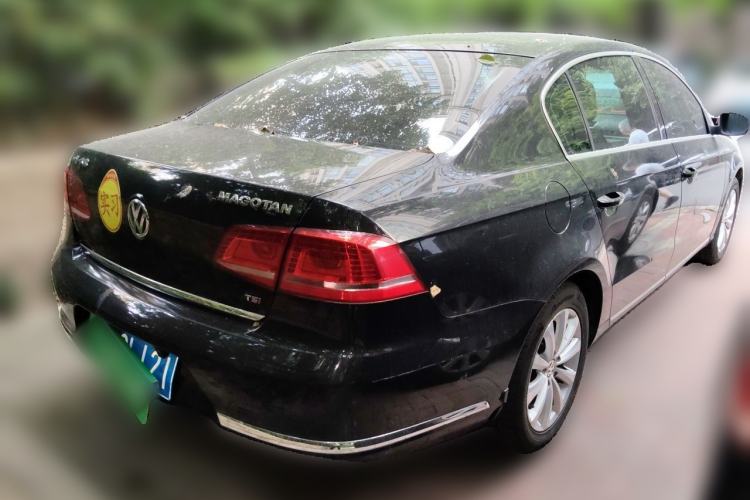 Used Volkswagen Magotan 2015 1.8TSI Luxury Model Rear Right 45 Deg