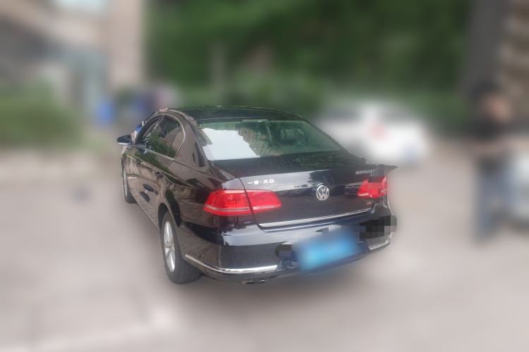 Used Volkswagen Magotan 2015 Facelift 1.8TSI Luxury Model Rear Right 45 Deg