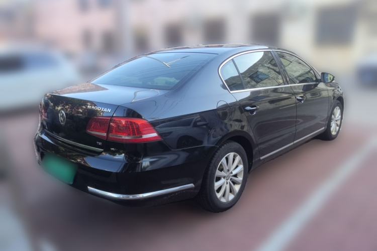 Used Volkswagen Magotan 2015 1.8TSI Luxury Model Rear Right 45 Deg