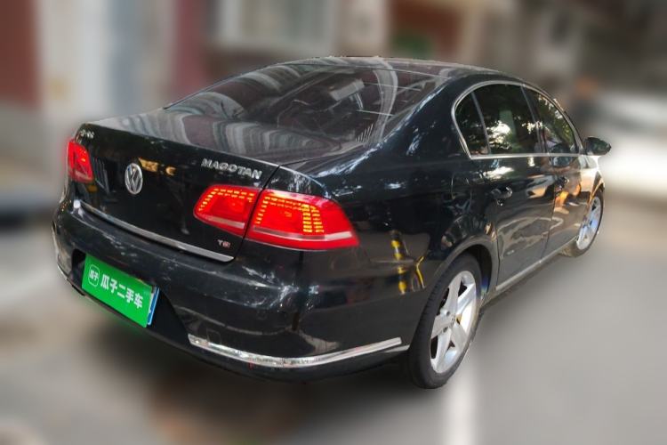 Used Volkswagen Magotan 2015 1.8TSI Prestige Model Rear Right 45 Deg