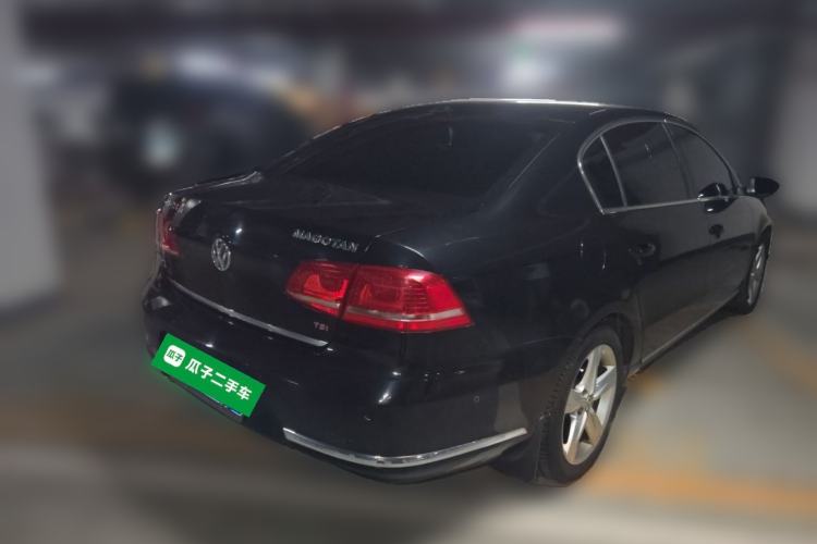 Used Volkswagen Magotan 2015 Revised Version 2.0 TSI Prestige Edition Rear Right 45 Deg