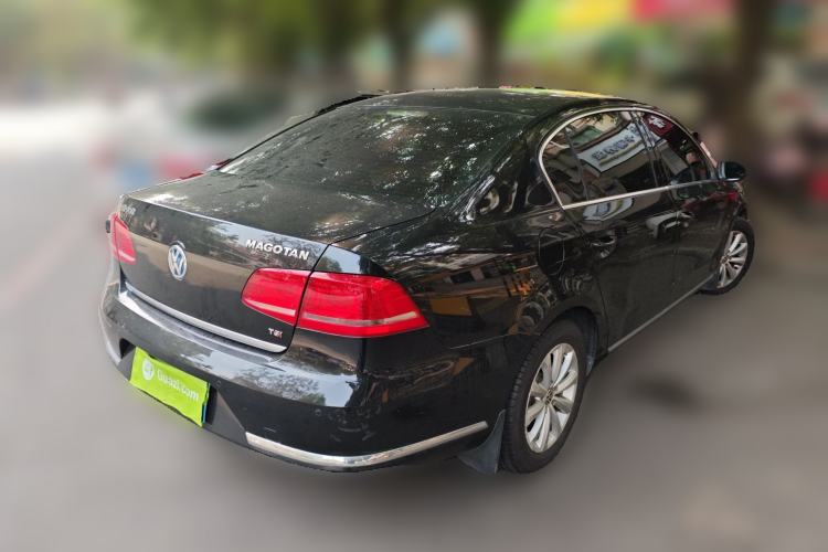 Used Volkswagen Magotan 2015 1.8TSI Advanced Model Rear Right 45 Deg