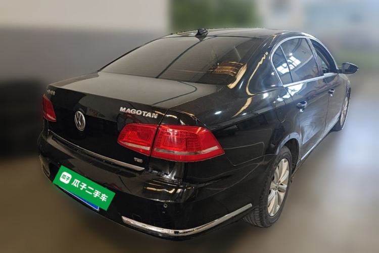 Used Volkswagen Magotan 2015 1.8TSI Advanced Model Rear Right 45 Deg