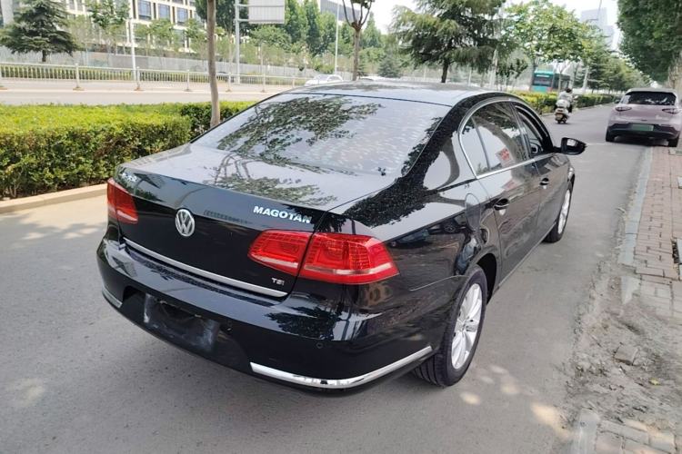 Used Volkswagen Magotan 2015 Facelift 1.8TSI Luxury Model Rear Right 45 Deg