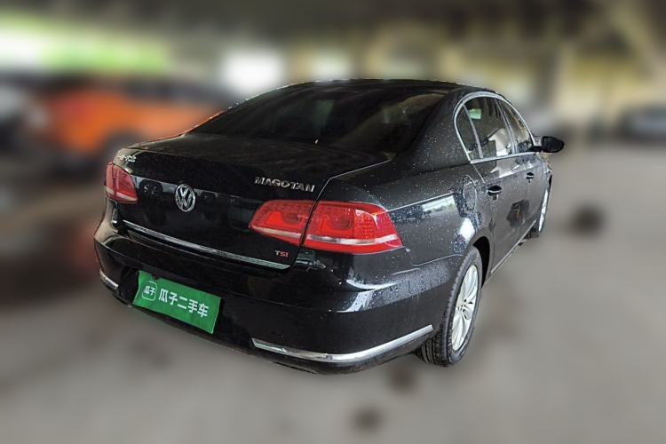 Used Volkswagen Magotan 2015 1.8TSI Advanced Model Rear Right 45 Deg