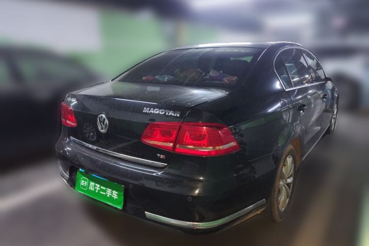 Used Volkswagen Magotan 2015 1.8TSI Luxury Model Rear Right 45 Deg