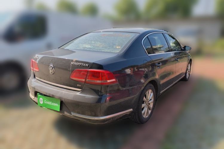 Used Volkswagen Magotan 2015 1.8TSI Advanced Model Rear Right 45 Deg