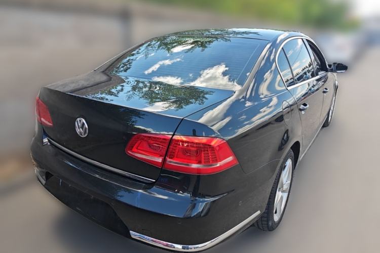 Used Volkswagen Magotan 2015 2.0 TSI Prestige Model Rear Right 45 Deg