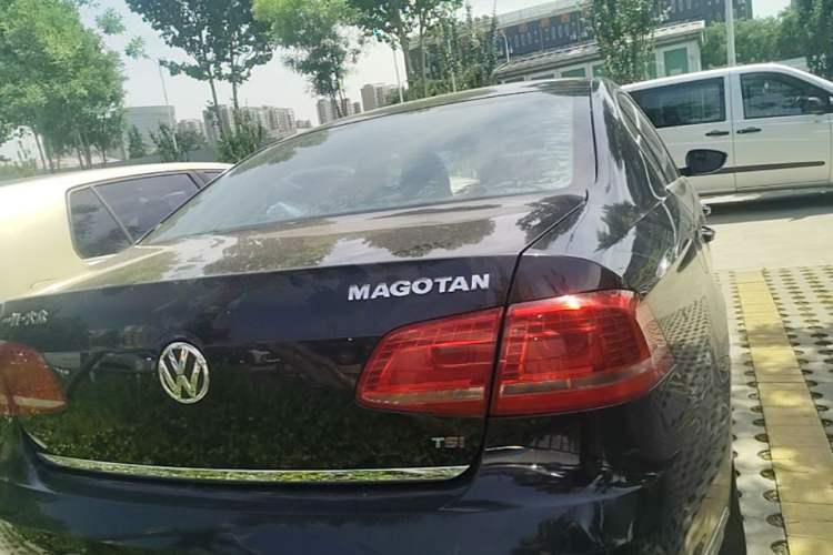 Used Volkswagen Magotan 2015 1.8TSI Luxury Model Rear