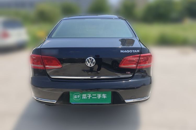 Used Volkswagen Magotan 2015 Revised Version 2.0 TSI Prestige Edition Rear