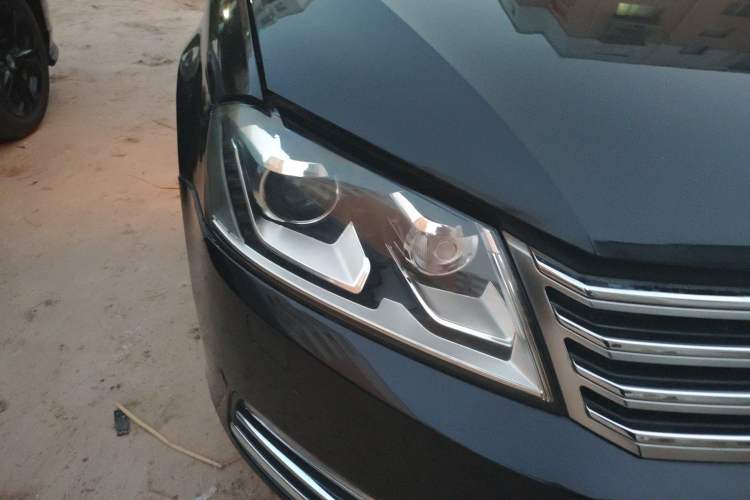 Used Volkswagen Magotan 2015 Facelift 1.8TSI Luxury Model Right Front Headlight