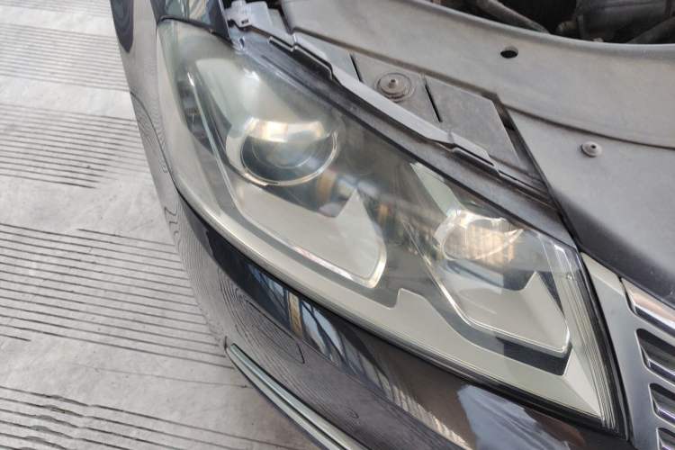 Used Volkswagen Magotan 2015 1.8TSI Luxury Model Right Front Headlight