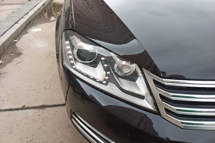 Used Volkswagen Magotan 2015 Revised 1.8TSI Prestige Version Right Front Headlight