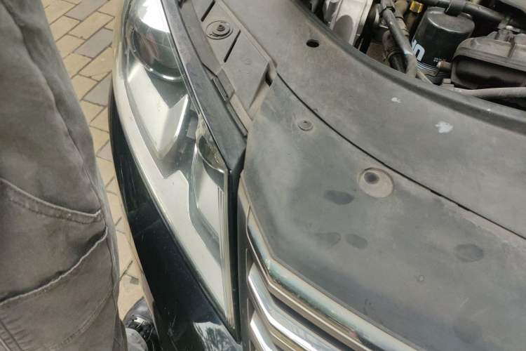 Used Volkswagen Magotan 2015 1.8TSI Luxury Model Right Front Headlight
