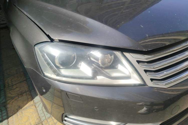 Used Volkswagen Magotan 2015 2.0 TSI Prestige Model Right Front Headlight
