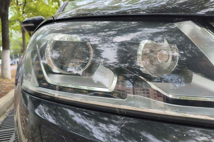Used Volkswagen Magotan 2015 1.8TSI Prestige Model Right Front Headlight