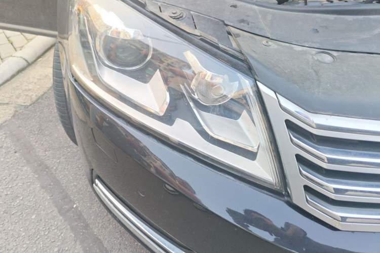 Used Volkswagen Magotan 2015 Revised Version 2.0 TSI Luxury Edition Right Front Headlight