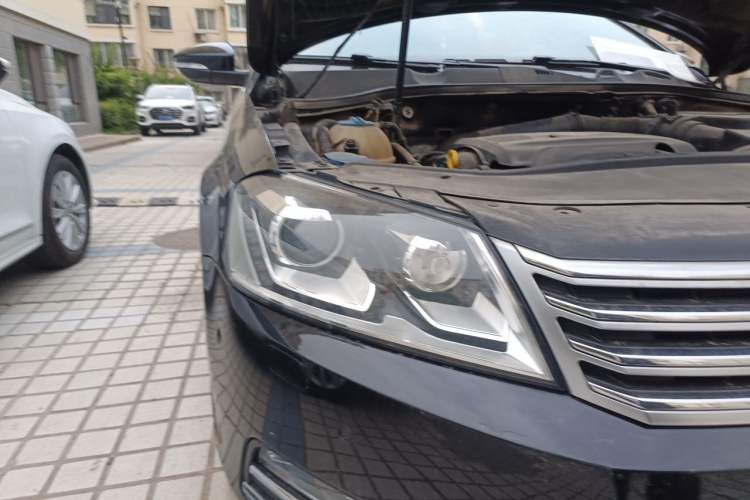 Used Volkswagen Magotan 2015 Revised Version 2.0 TSI Prestige Edition Right Front Headlight