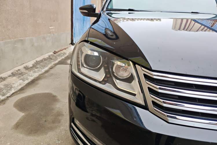 Used Volkswagen Magotan 2015 Revised Version 2.0 TSI Prestige Edition Right Front Headlight