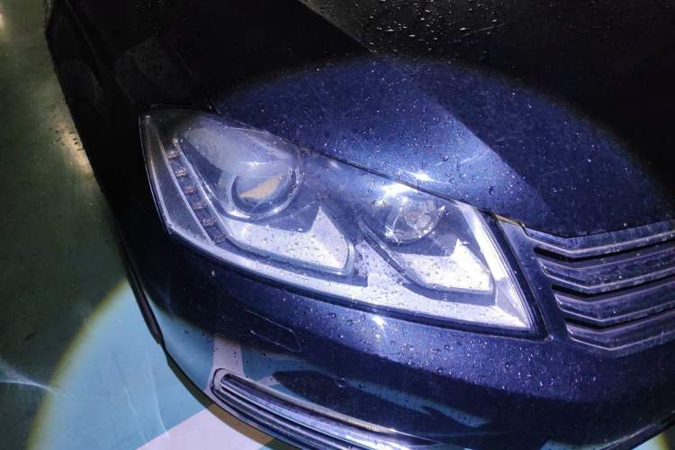 Used Volkswagen Magotan 2015 2.0 TSI Luxury Model Right Front Headlight