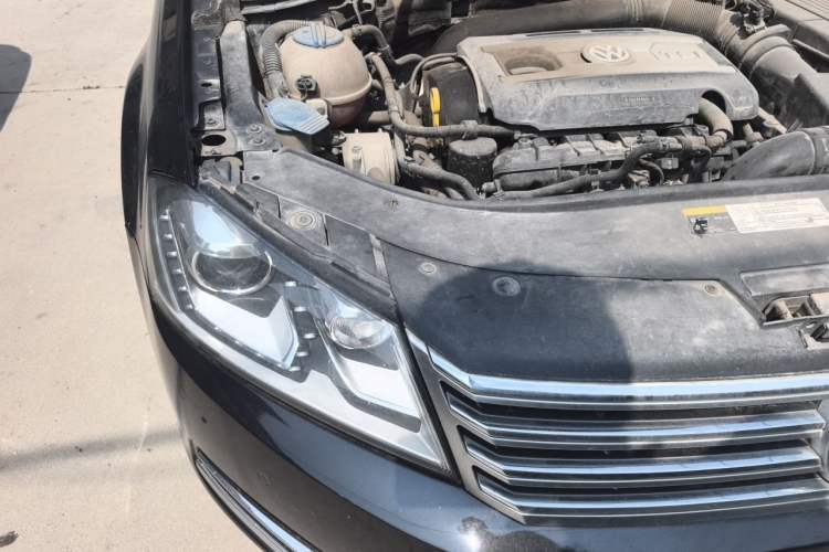 Used Volkswagen Magotan 2015 1.8TSI Advanced Model Right Front Headlight