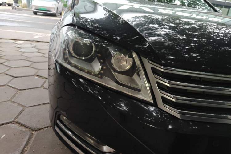 Used Volkswagen Magotan 2015 Facelift 1.8TSI Luxury Model Right Front Headlight