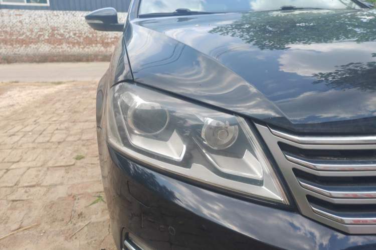 Used Volkswagen Magotan 2015 2.0 TSI Luxury Model Right Front Headlight