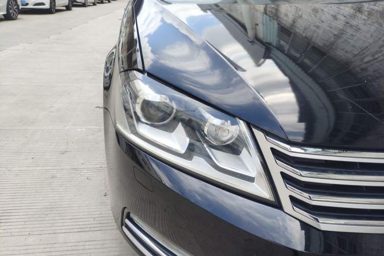 Used Volkswagen Magotan 2015 Facelift 1.8TSI Luxury Model Right Front Headlight