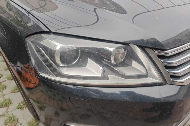 Used Volkswagen Magotan 2015 Revised Version 2.0 TSI Luxury Edition Right Front Headlight