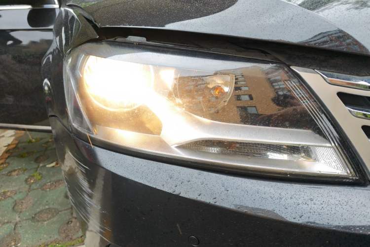 Used Volkswagen Magotan 2015 1.8TSI Advanced Model Right Front Headlight