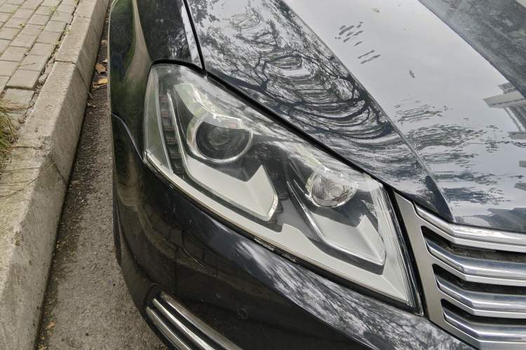Used Volkswagen Magotan 2015 Facelift 1.8TSI Luxury Model Right Front Headlight
