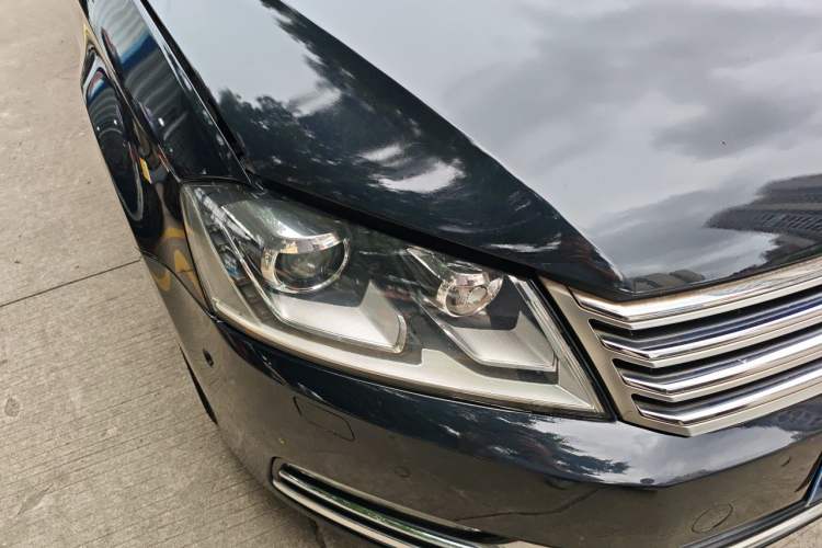 Used Volkswagen Magotan 2015 2.0 TSI Prestige Model Right Front Headlight