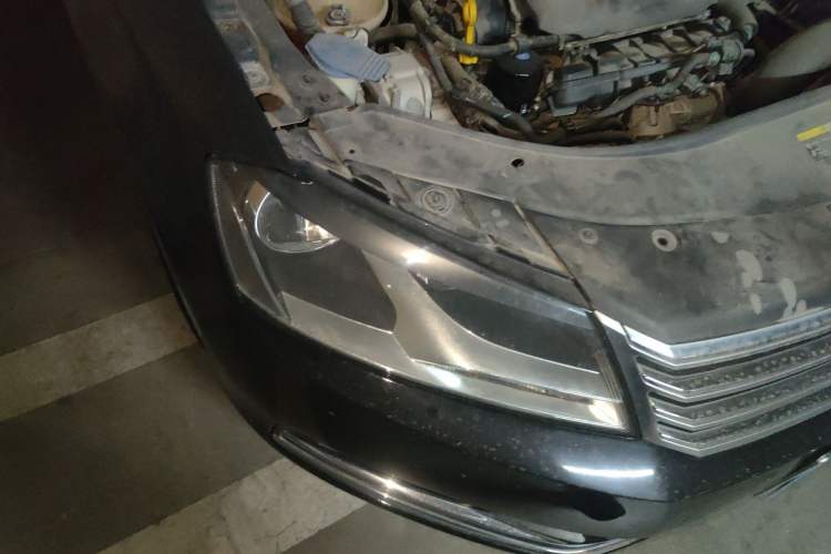 Used Volkswagen Magotan 2015 1.8TSI Advanced Model Right Front Headlight