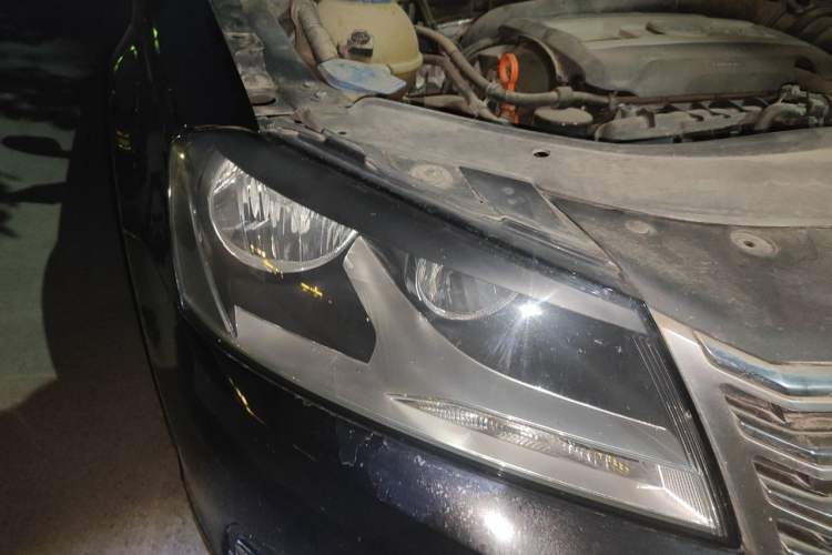 Used Volkswagen Magotan 2015 1.8TSI Advanced Model Right Front Headlight