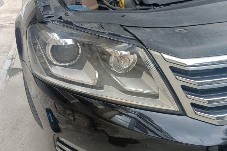 Used Volkswagen Magotan 2015 Facelift 1.8TSI Luxury Model Right Front Headlight