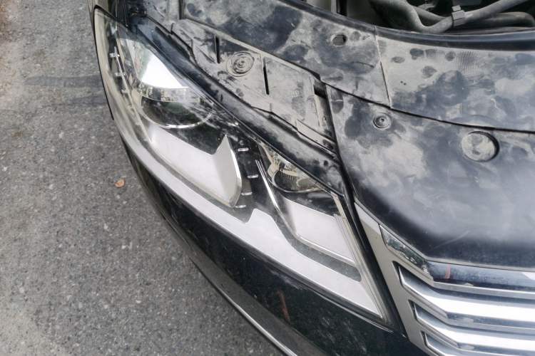 Used Volkswagen Magotan 2015 1.8TSI Luxury Model Right Front Headlight