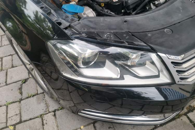 Used Volkswagen Magotan 2015 1.8TSI Luxury Model Right Front Headlight