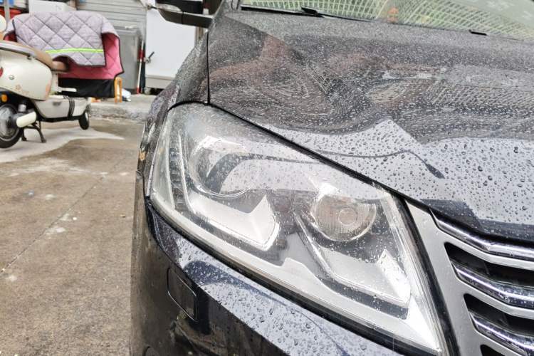 Used Volkswagen Magotan 2015 Revised Version 2.0 TSI Luxury Edition Right Front Headlight